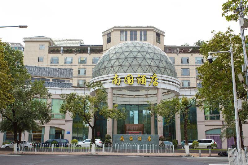 Guangzhou Nan Guo Hotel Екстериор снимка