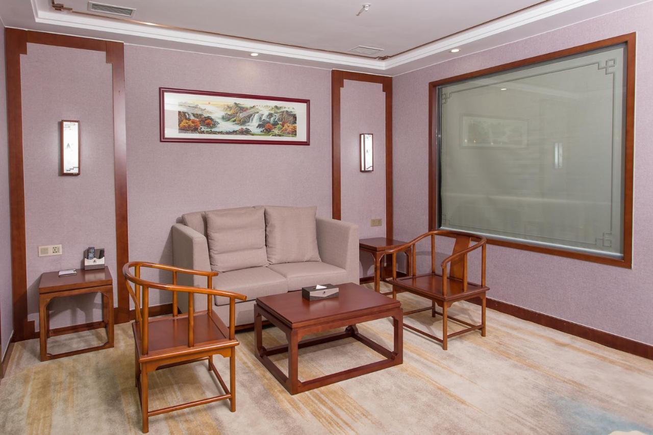 Guangzhou Nan Guo Hotel Екстериор снимка