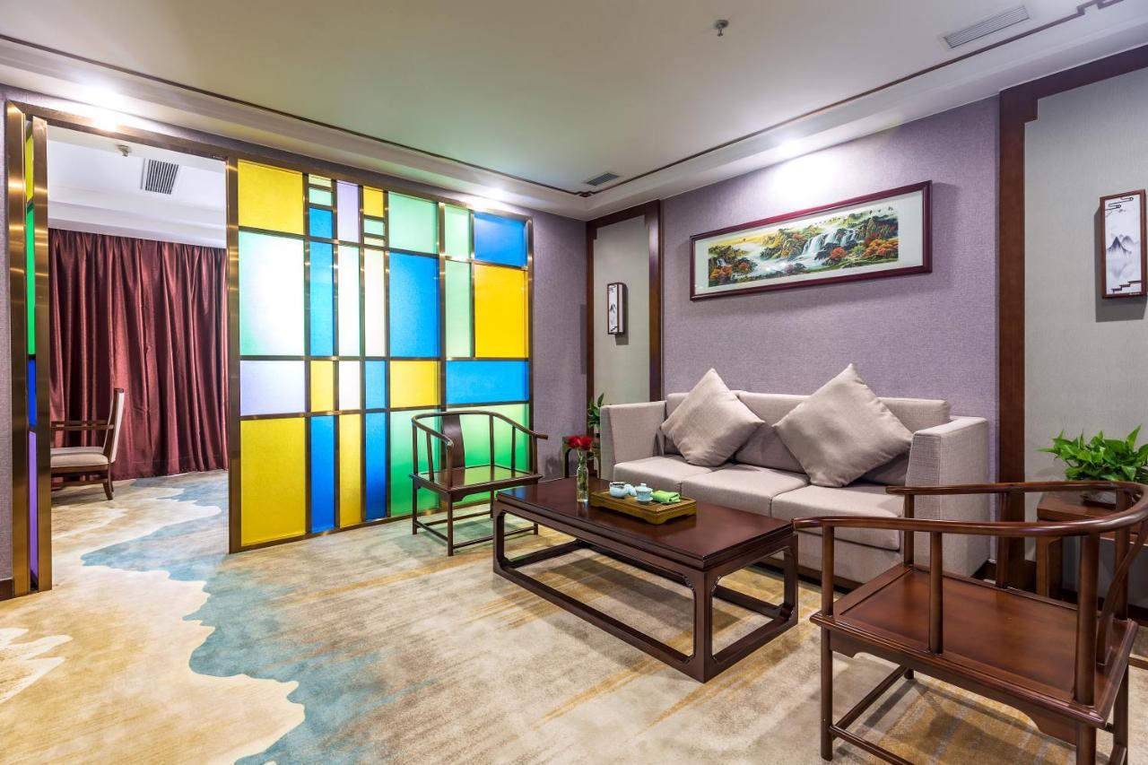 Guangzhou Nan Guo Hotel Екстериор снимка